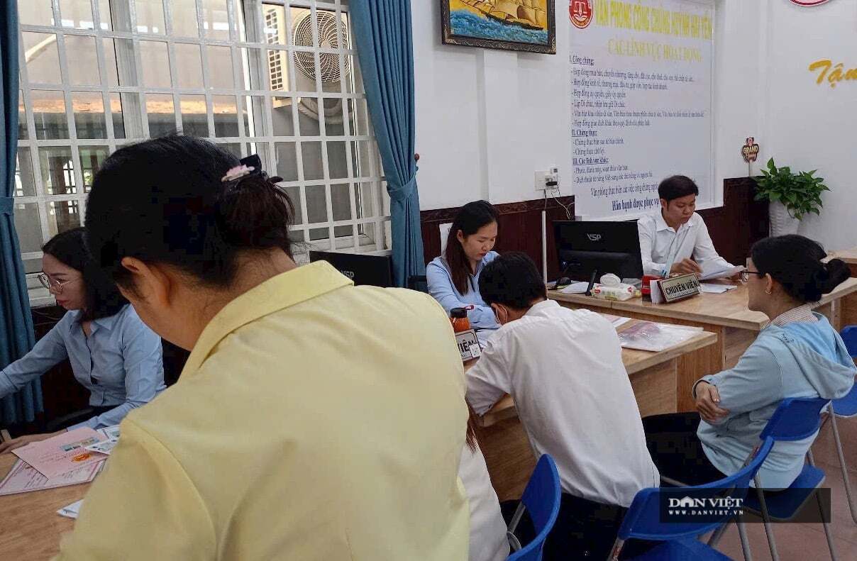 Nhà đầu tư khắp nơi săn đất nền tại Bến Cát Bình Dương đón sóng sát nhập hành chính Bình Dương vào TP.HCM - ảnh Báo Dân Việt