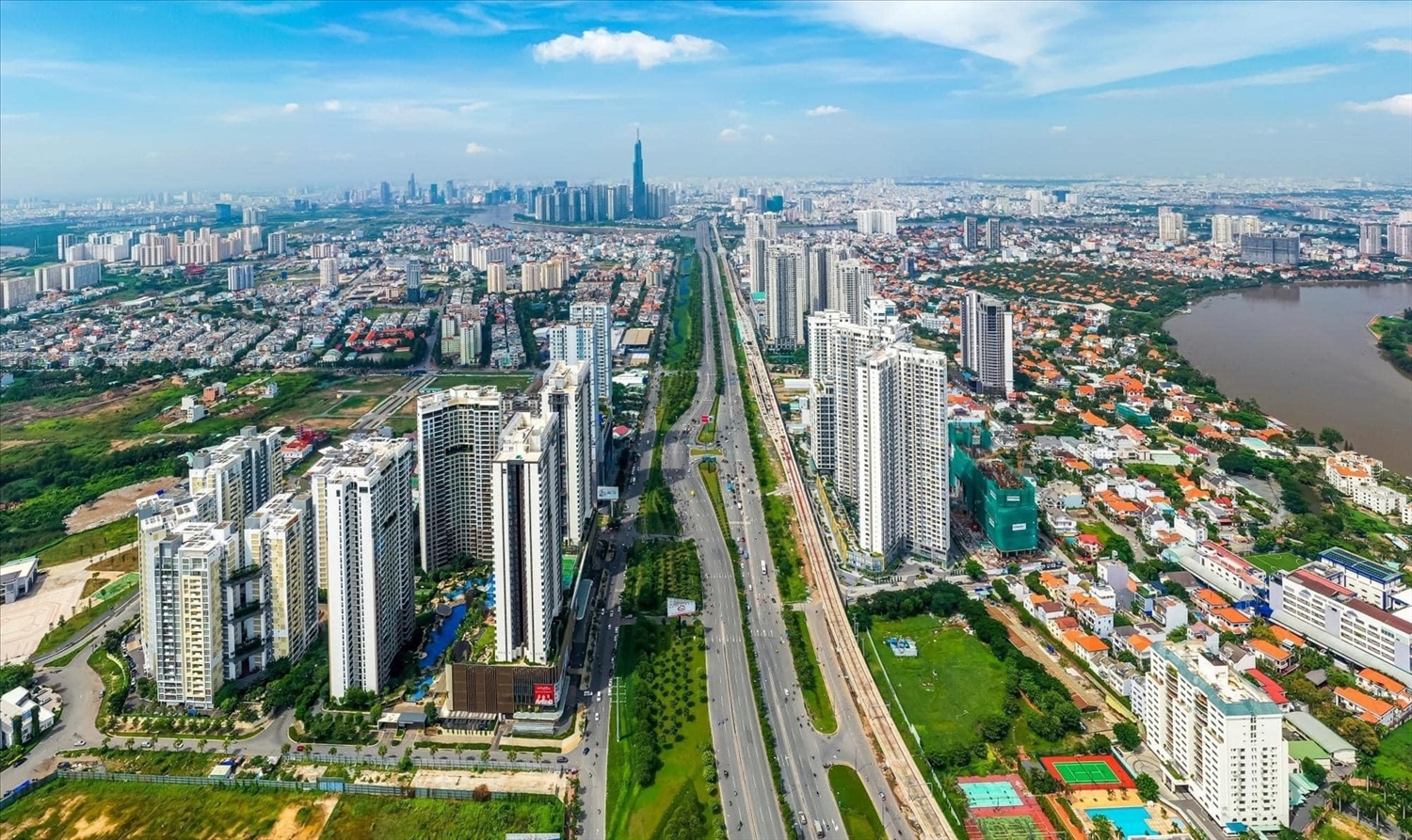 Thủ tướng Chính phủ Phạm Minh Chính chỉ đạo tiếp tục thực hiện quyết liệt, kịp thời, hiệu quả các giải pháp thúc đẩy thị trường bất động sản phát triển an toàn, lành mạnh, bền vững.
