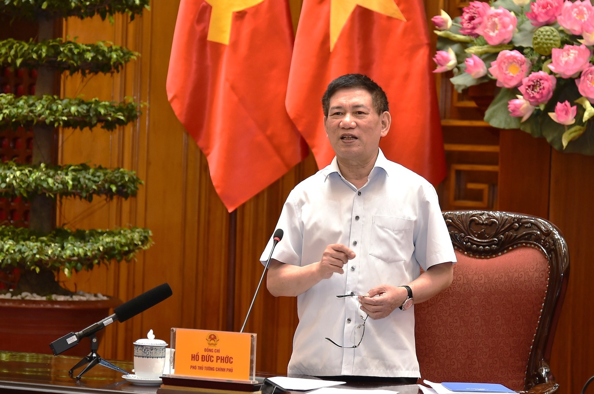 Phó Thủ tướng Chính phủ Hồ Đức Phớc họp với các bộ, ngành, hiệp hội, doanh nghiệp chứng khoán, bất động sản về dự án Luật Thuế thu nhập cá nhân (thay thế)